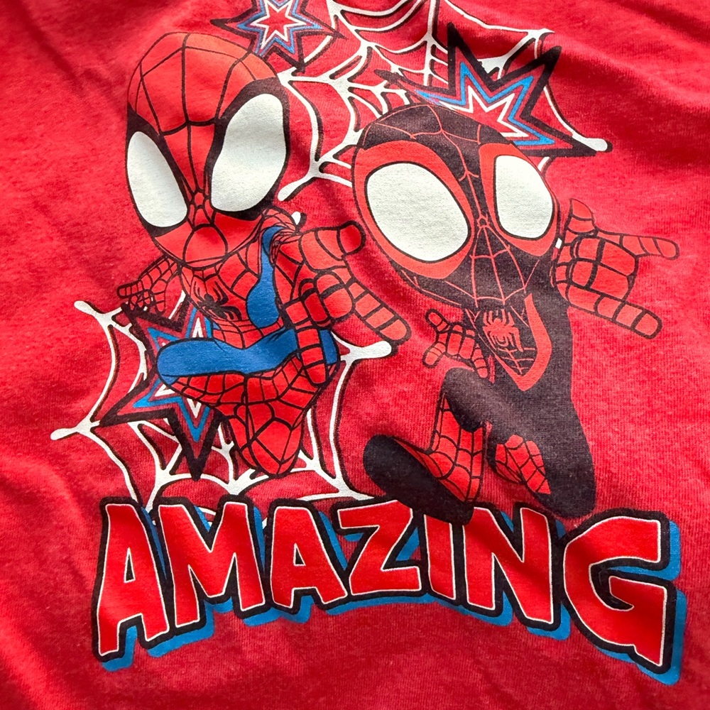 Kids Red 'Amazing' Spider-Man Graphic Tee - Picture 2 of 4